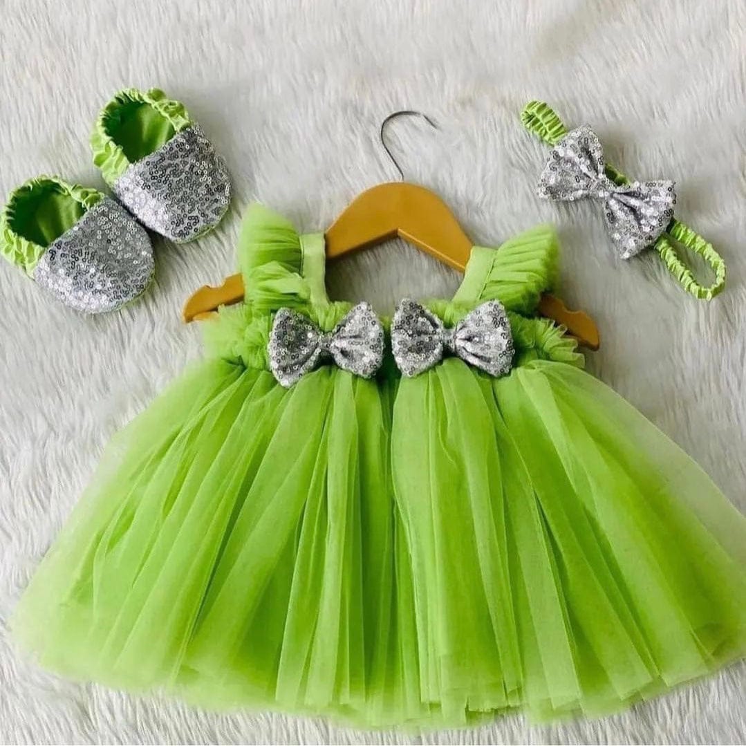 Green tulle frock with silver sequin bow, photo 3 of 3