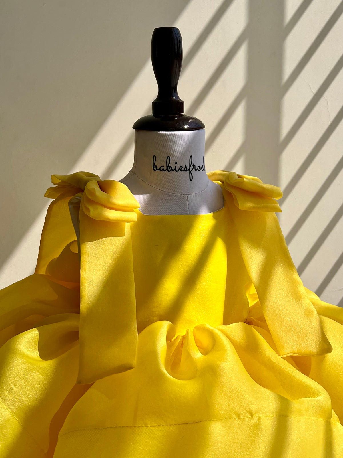 Yellow silk organza frock with bow, photo 4 of 5