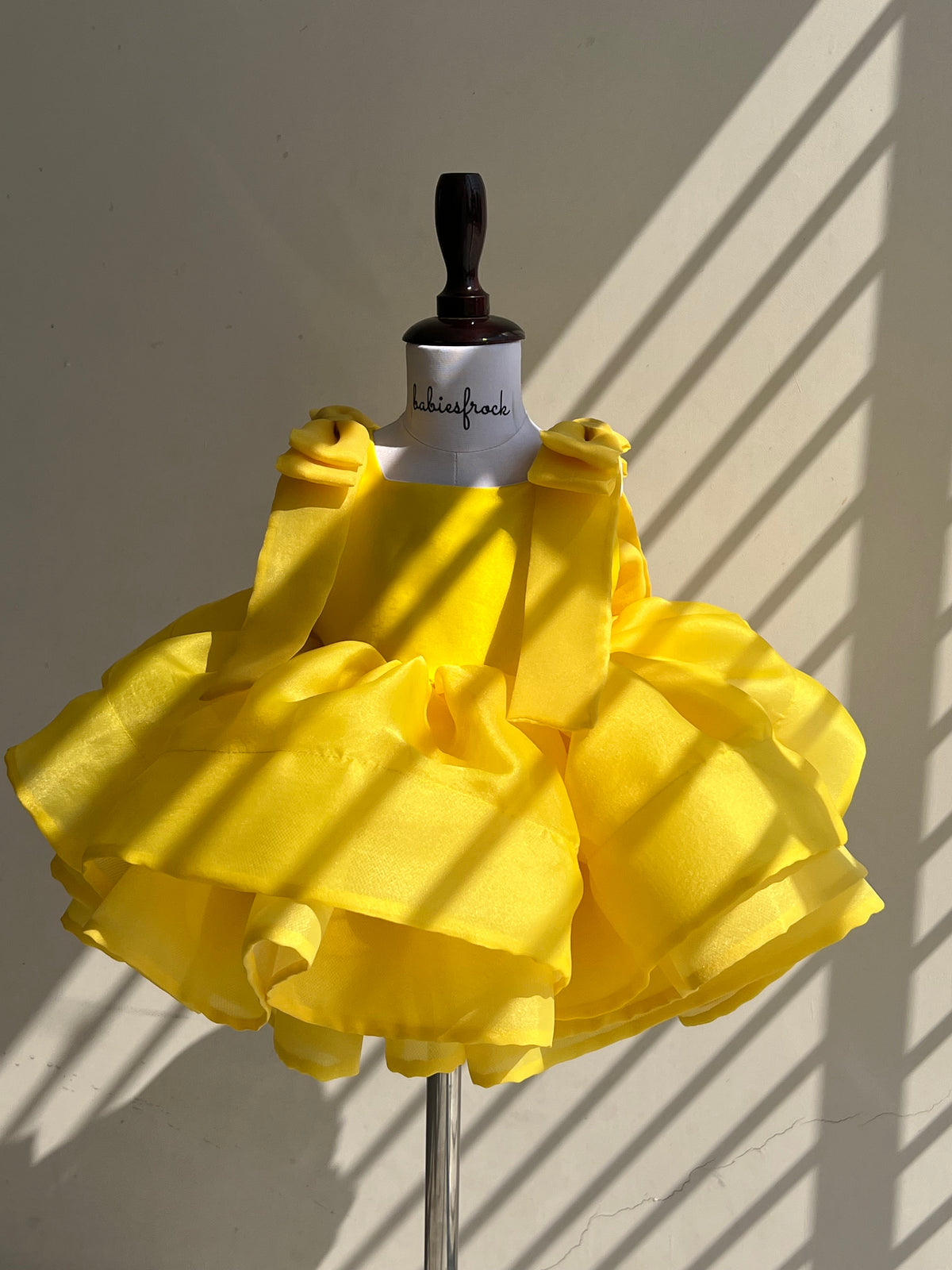 Yellow silk organza frock with bow, photo 2 of 5