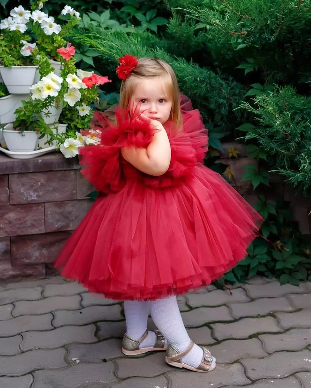 Scarlet tulle frock with flutter sleeves, photo 2 of 3